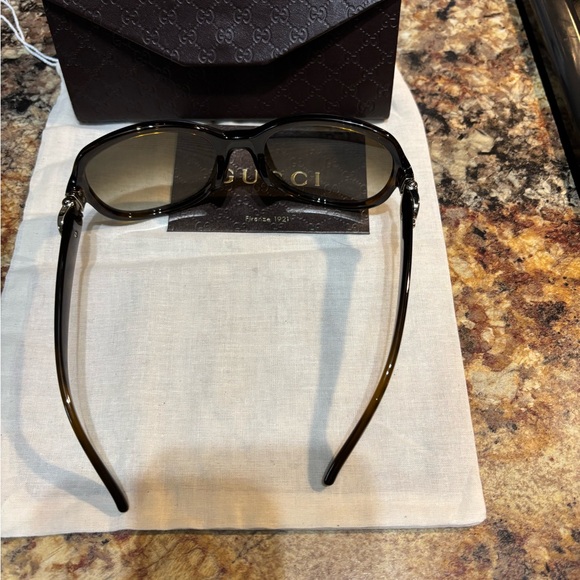 Gucci brown Sima horse bit sunglasses with hard case - Picture 6 of 8